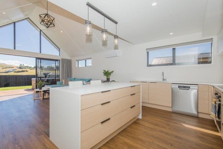 Photo of property in 69 Farrant Drive, Wanaka, 9305