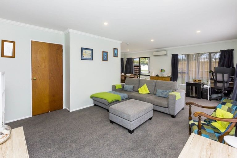 Photo of property in 1/6 Tararua Street, Trentham, Upper Hutt, 5018
