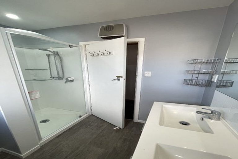 Photo of property in 41 Kathleen Crescent, Hornby, Christchurch, 8042