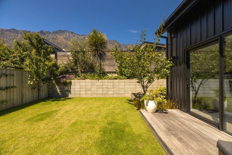 Photo of property in 9 Howden Drive, Jacks Point, 9371