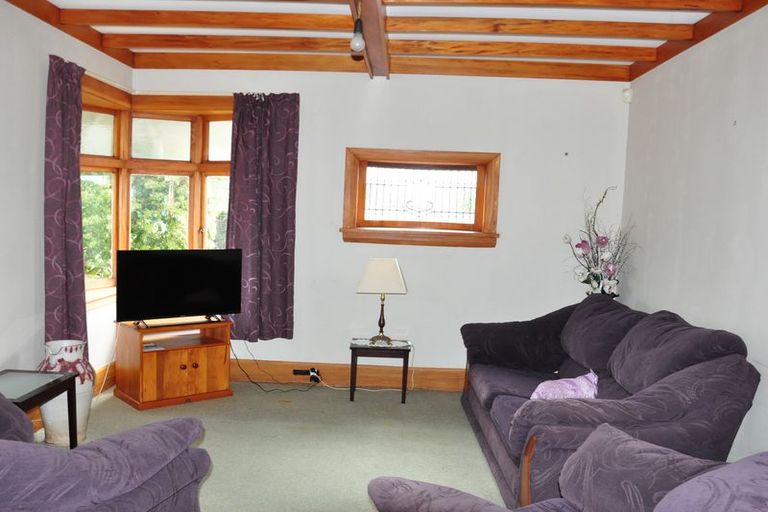 Photo of property in 52 Featherston Street, Takaro, Palmerston North, 4412