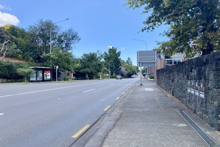 Photo of property in 128 Gillies Avenue, Taupo, 3330