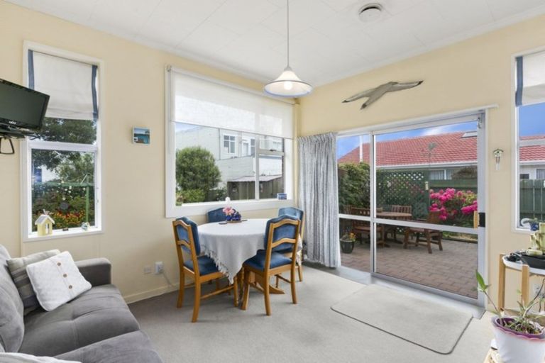 Photo of property in 62 Royal Crescent, Saint Kilda, Dunedin, 9012