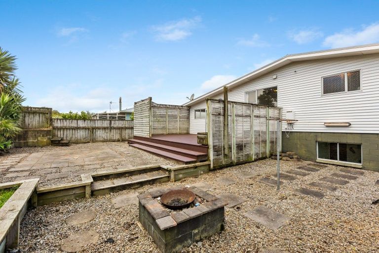 Photo of property in 27 Rospeath Crescent, Spotswood, New Plymouth, 4310