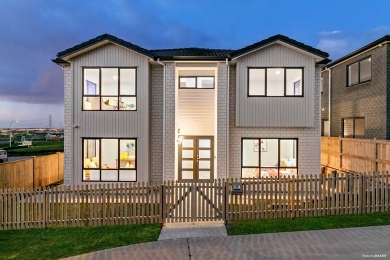 Photo of property in 60 Lime Hill Rise, Flat Bush, Auckland, 2019