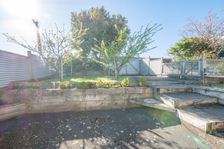 Photo of property in 83 Easther Crescent, Kew, Dunedin, 9012