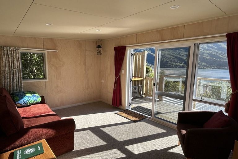 Photo of property in 1742 Queen Charlotte Drive, Linkwater, Picton, 7281