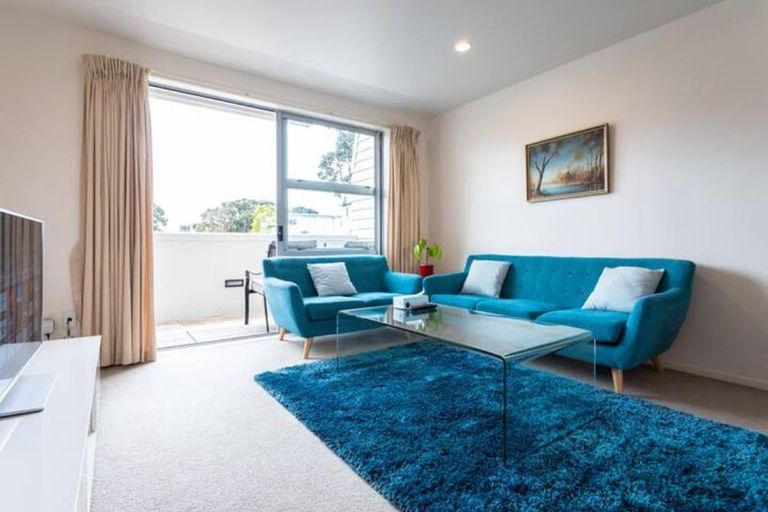 Photo of property in 5/3 Riverside Road, Orewa, 0931