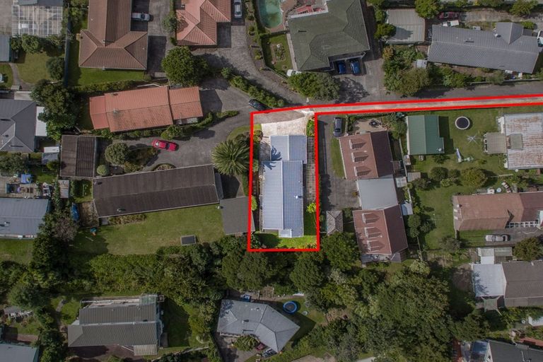 Photo of property in 2/36 Takapu Street, Henderson, Auckland, 0612