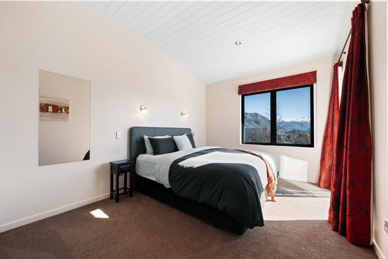 Photo of property in 50 Forest Heights, Wanaka, 9305