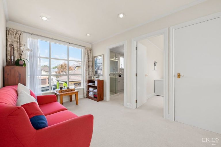 Photo of property in 4/125 Woburn Road, Woburn, Lower Hutt, 5010