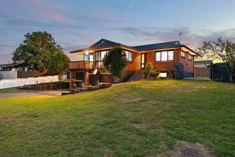 Photo of property in 3 Elrita Place, Conifer Grove, Takanini, 2112