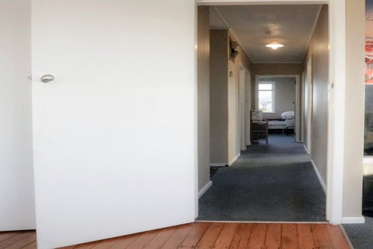 Photo of property in 33 Lister Crescent, Maraenui, Napier, 4110