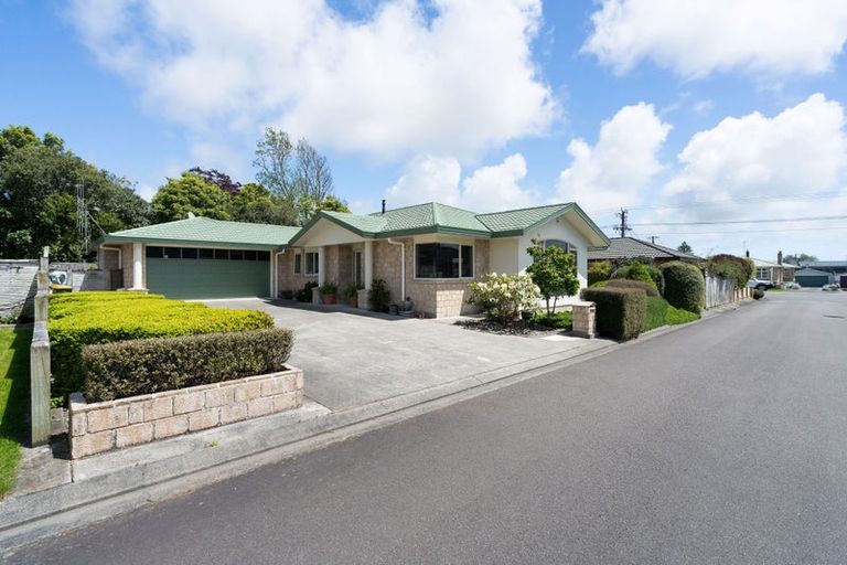 Photo of property in 4 Campbell Grove, Levin, 5510