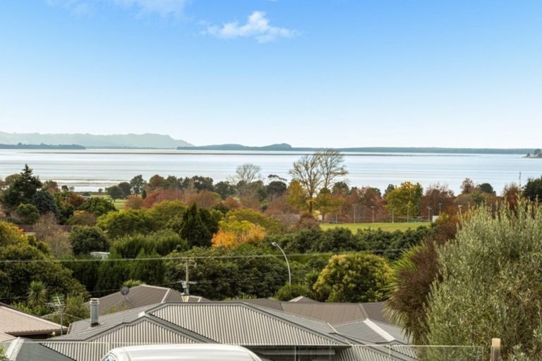 Photo of property in 19 Holyoake Terrace, Omokoroa, 3114