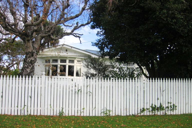 Photo of property in 5 Matai Street, Woburn, Lower Hutt, 5010