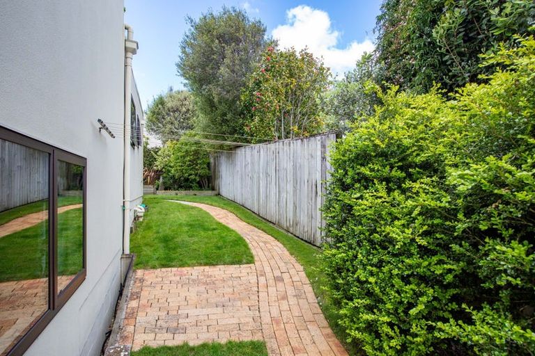 Photo of property in 135a Lake Crescent, Hamilton Lake, Hamilton, 3204