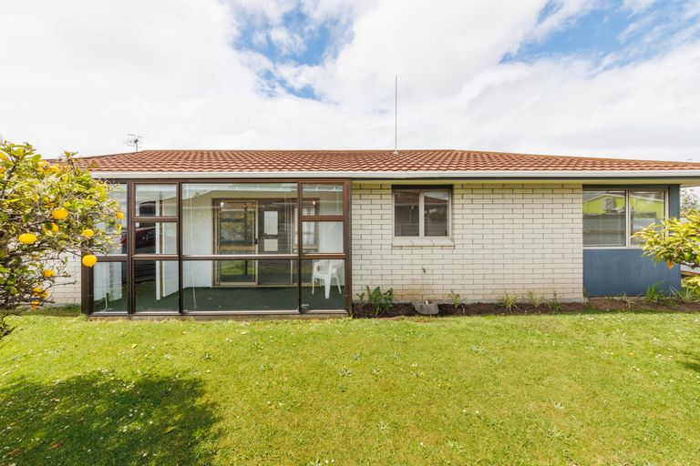 Photo of property in 5 Herbert Avenue, Cloverlea, Palmerston North, 4412