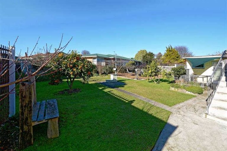 Photo of property in 26 Kensington Place, Fairfield, Hamilton, 3214