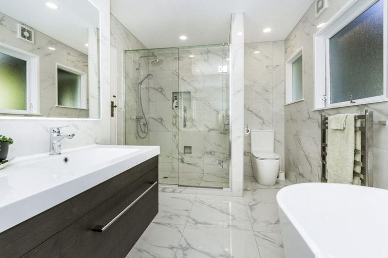 Photo of property in 20 Mcdowell Crescent, Hillcrest, Auckland, 0627