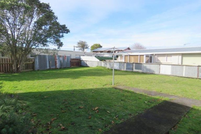 Photo of property in 12 Te Whena Place, Waitara, 4320