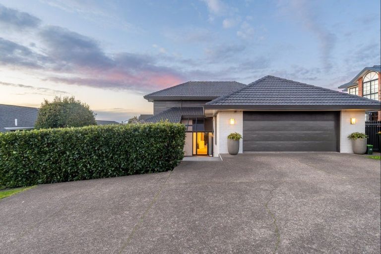 Photo of property in 202 Whitford Road, Shamrock Park, Auckland, 2016
