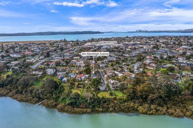 Photo of property in 34a Abbotleigh Avenue, Te Atatu Peninsula, Auckland, 0610