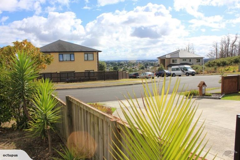 Photo of property in 4 Kirikiri Drive, Papakura, 2110