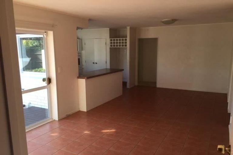 Photo of property in 2 Gairloch Place, Wattle Downs, Auckland, 2103