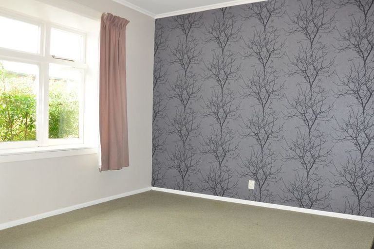 Photo of property in 52 Featherston Street, Takaro, Palmerston North, 4412