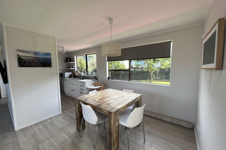 Photo of property in 36 Albatross Road, Red Beach, 0932