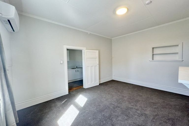Photo of property in 146 Featherston Street, Palmerston North, 4410