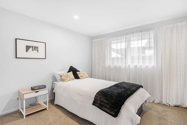 Photo of property in 5 Whitau Place, Marshland, Christchurch, 8083