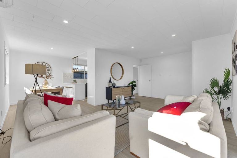 Photo of property in 3 Kendall Court, Wattle Downs, Auckland, 2103