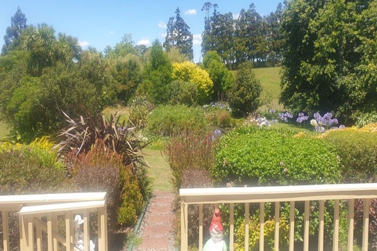 Photo of property in 21 Awaroa Stream Drive, Waiuku, 2123