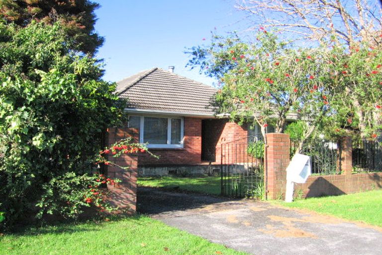 Photo of property in 23 Tiroroa Avenue, Te Atatu South, Auckland, 0610