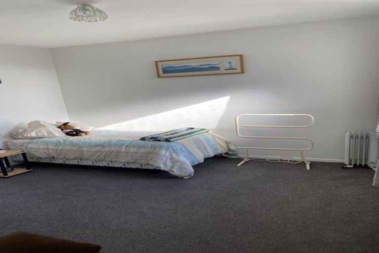 Photo of property in 2/68a Puriri Street, Riccarton, Christchurch, 8041