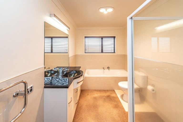 Photo of property in 1 Gilligan Close, College Estate, Whanganui, 4500