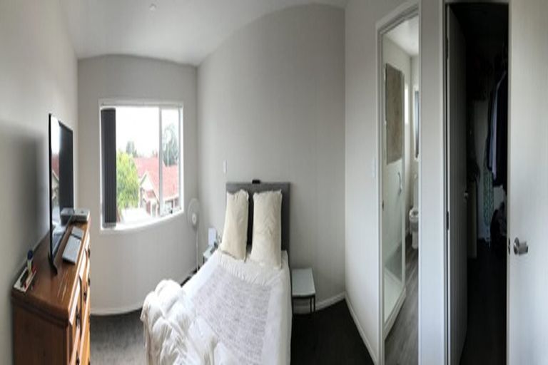 Photo of property in 4 Ruhanui Lane, Pakuranga Heights, Auckland, 2010