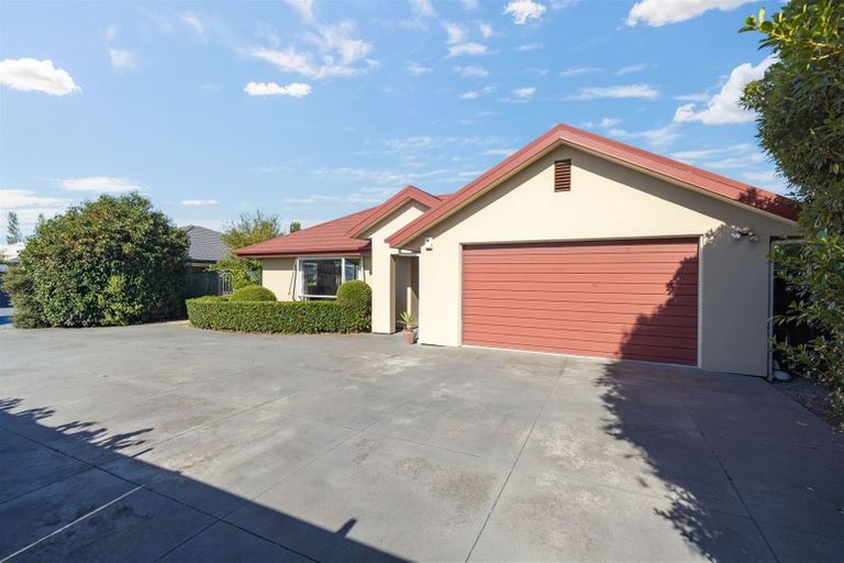 Photo of property in 6 Anglem Way, Northwood, Christchurch, 8051