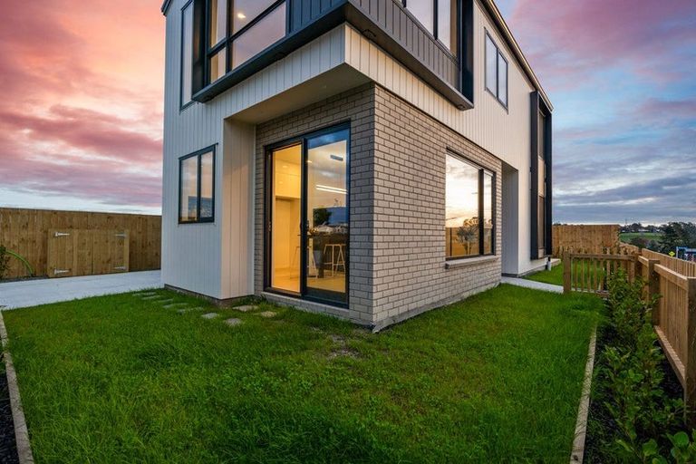 Photo of property in 196 Henwood Road, Westgate, 0814