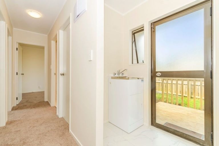 Photo of property in 2/41 Station Road, Takanini, 2112