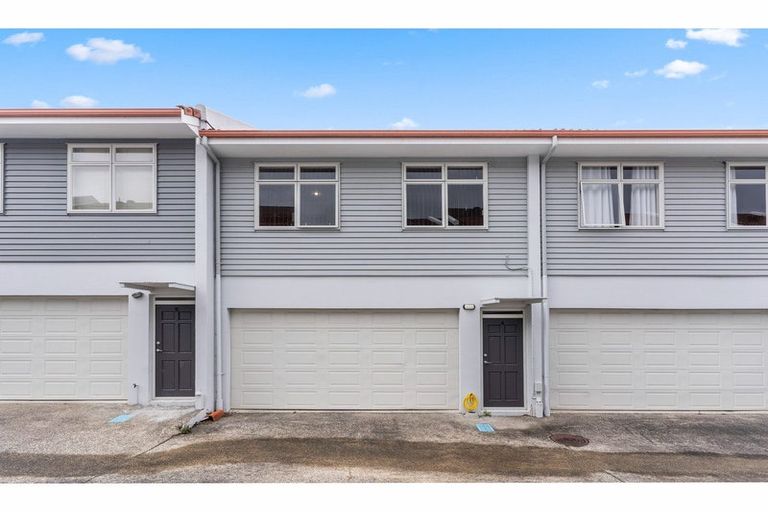 Photo of property in 4/126 Stancombe Road, Flat Bush, Auckland, 2016