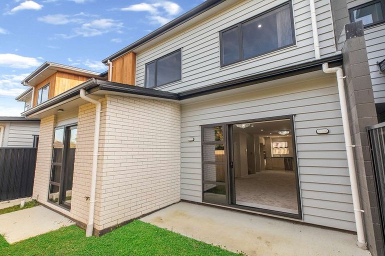 Photo of property in 79a Russell Road, Manurewa, Auckland, 2102