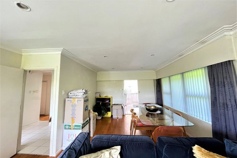 Photo of property in 477 Beach Road, Murrays Bay, Auckland, 0630