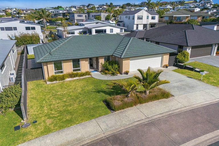 Photo of property in 17 Trevally Place, Snells Beach, 0920