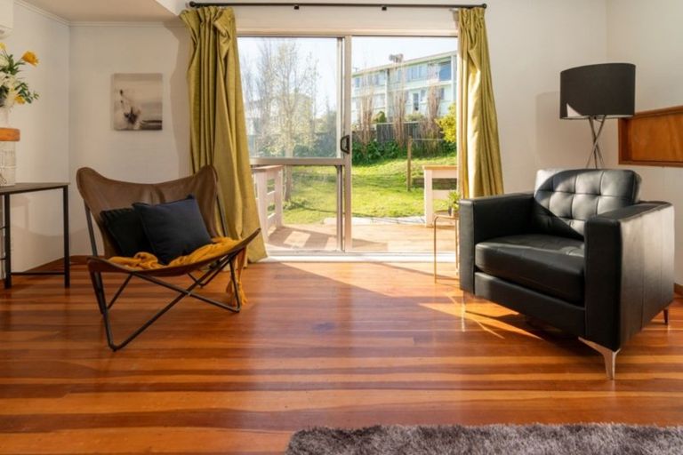 Photo of property in 22 Anthony Street, Tawa, Wellington, 5028