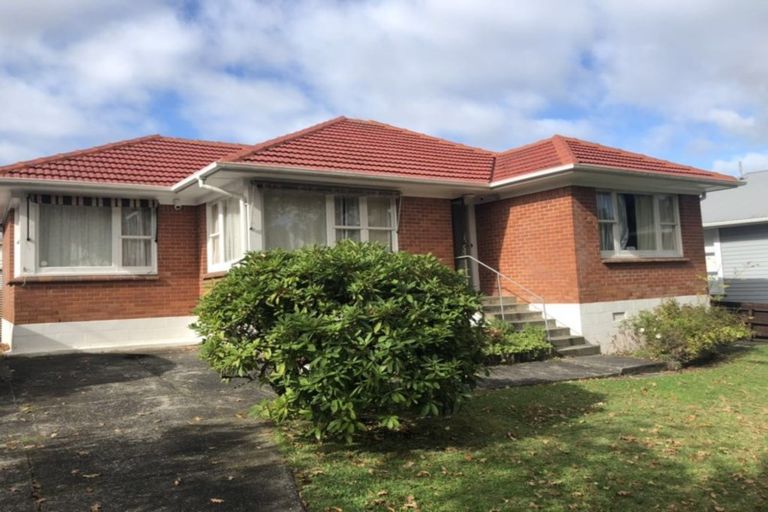 Photo of property in 100 Gossamer Drive, Pakuranga Heights, Auckland, 2010