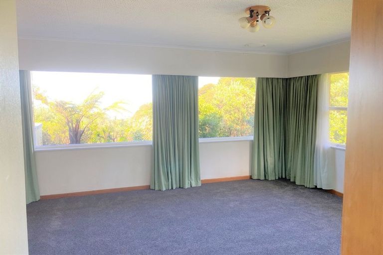 Photo of property in 74 Dowse Drive, Maungaraki, Lower Hutt, 5010