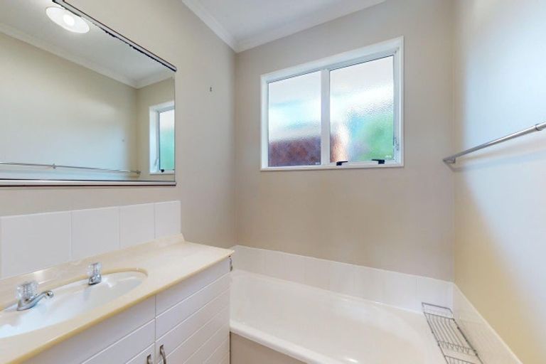 Photo of property in 12b Stuart Street, Levin, 5510